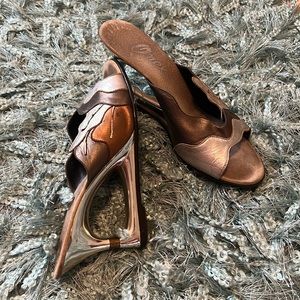 Onex Leather Wedge Sandals Silver Bronze Leaf 7